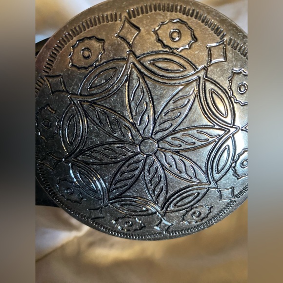 NWT New York & Co. Genuine Leather
Women's Belt size large boho style - Picture 3 of 8